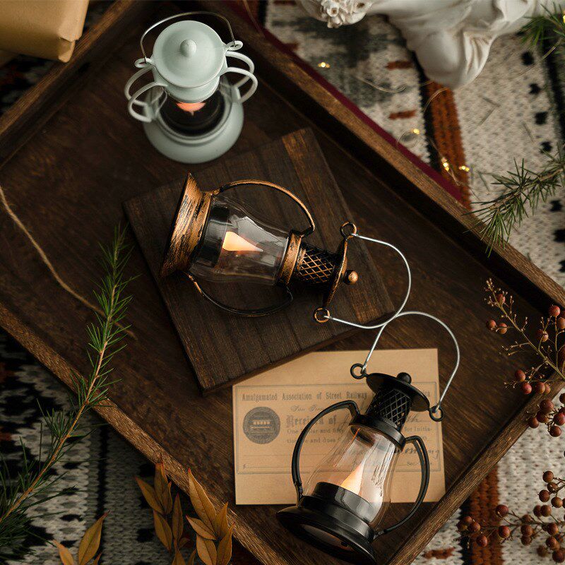 圣诞万圣节复古小马灯手提煤w油灯LED电子蜡烛灯节日气氛装饰摆件