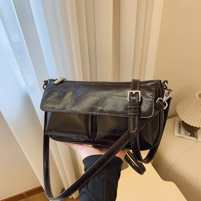 超火小包包女式2025新款小众洋气法棍腋下包高级感百搭单肩斜挎包