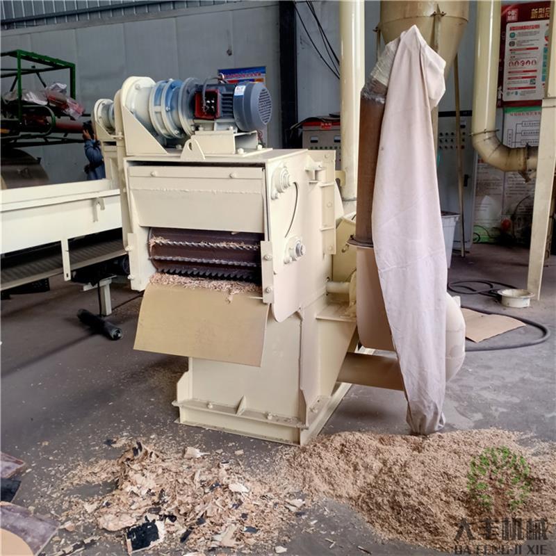 强制进料树枝木材竹子锯末机干湿两用青草打碎机玉米秸秆粉碎机