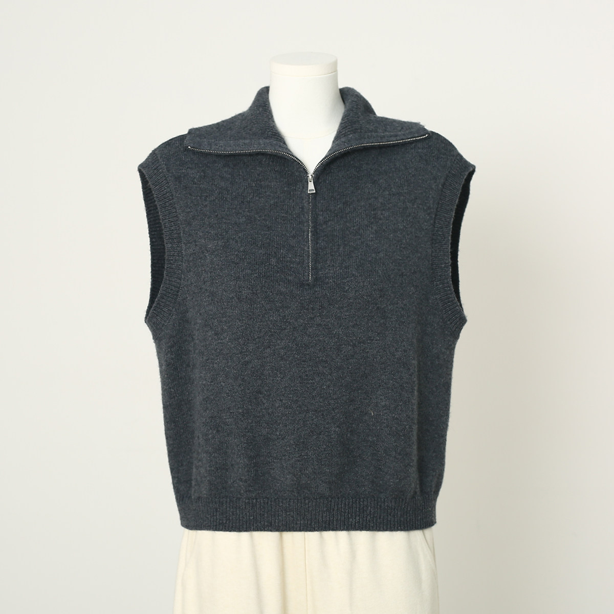 专柜599【衣香】绵羊毛大翻领简约通勤无袖针织马甲~25冬新款女装,女装/女士精品,毛针织衫,淘宝优惠券,粉丝福利购,淘宝优惠卷