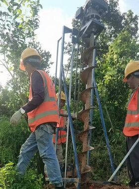 光伏小蜜蜂打洞机茶园山地发电工程300孔径钻孔机 人工栽杆钻坑