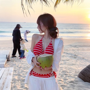 比基尼红色条纹泳衣度假风性感纯欲三角带罩衫分体泳装女款泡温泉