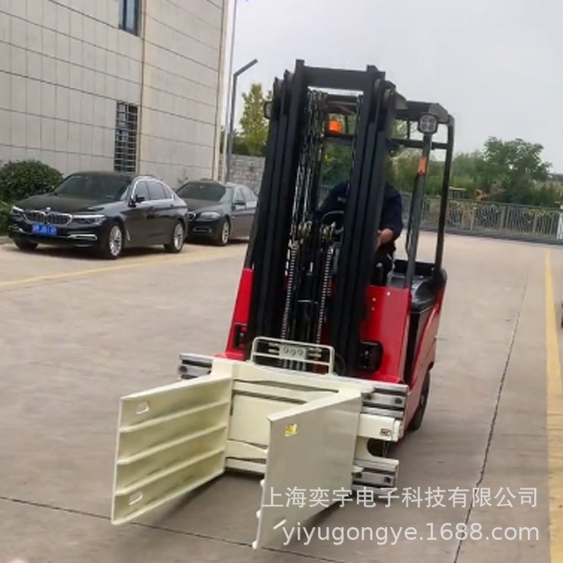 四轮堆垛座驾式仓库搬运车升高升降堆高车全电动带软包夹装卸车