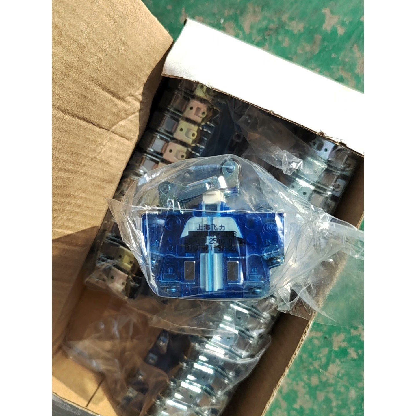 上海飞力微动开关,LXW22A-11MB,工程余货,还有31