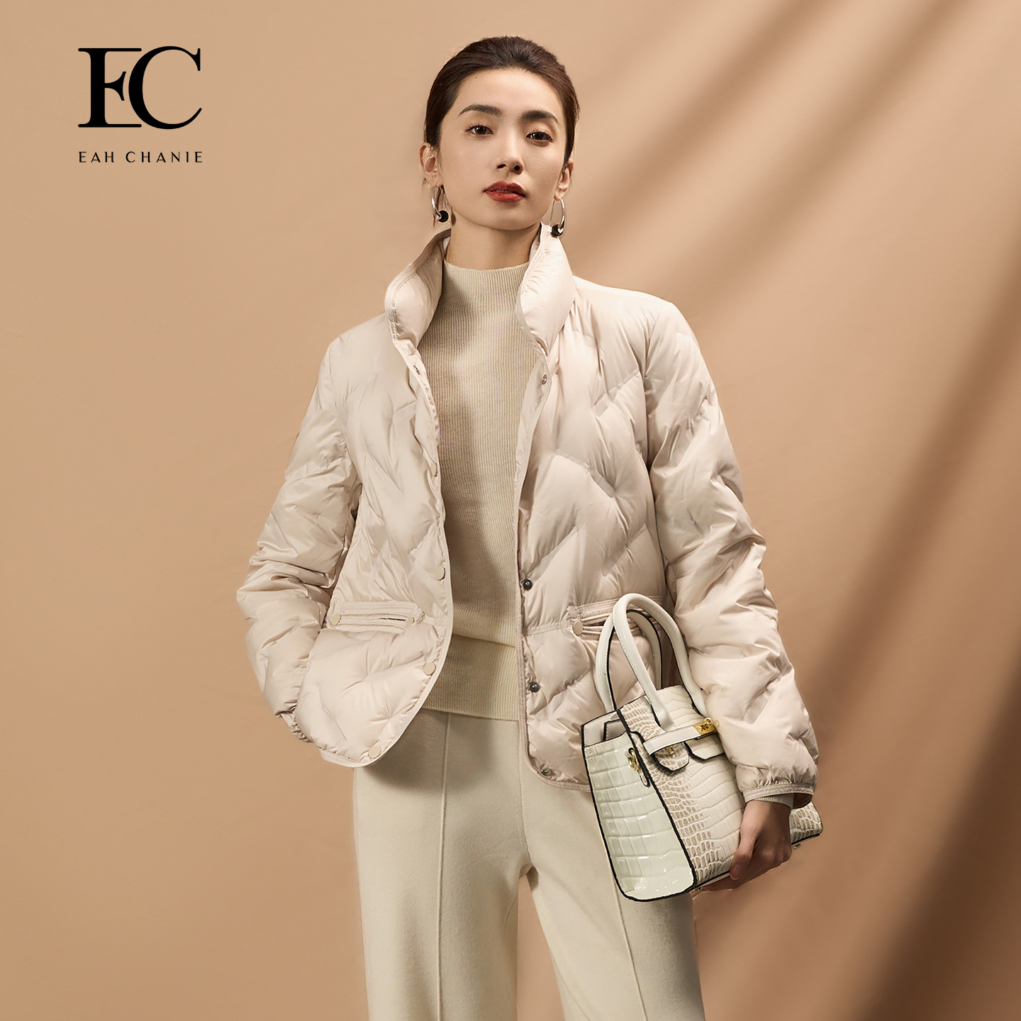 奕辰白鹅绒立领短款羽绒服