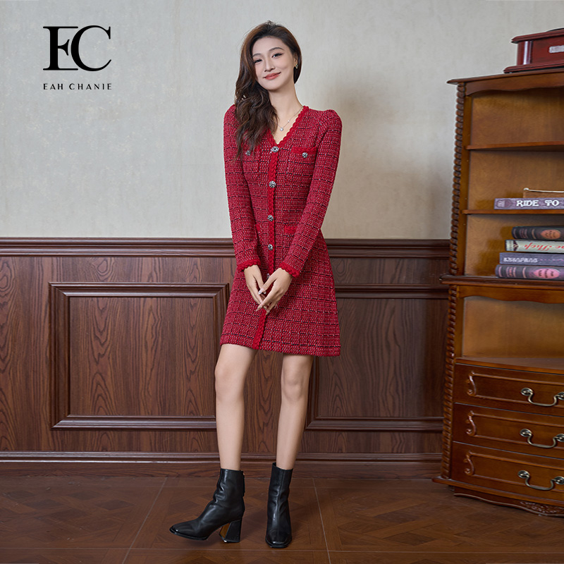 奕辰小香风粗呢银扣绵羊毛连衣裙