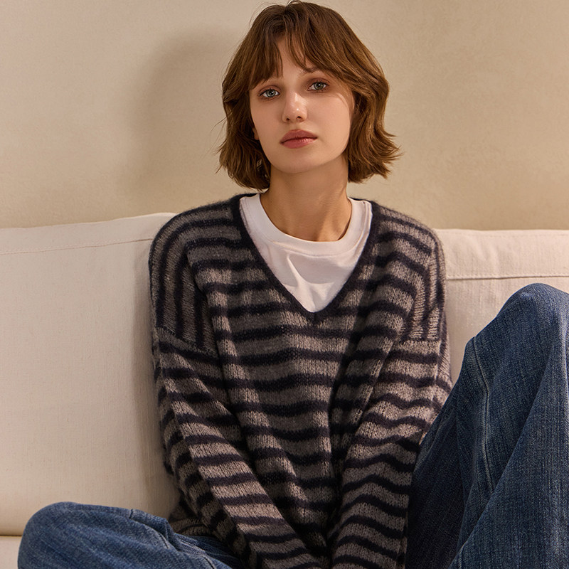 THEEASE舒适派康宝莱拉毛纱纯山羊绒衫柔软百搭V领女条纹针织