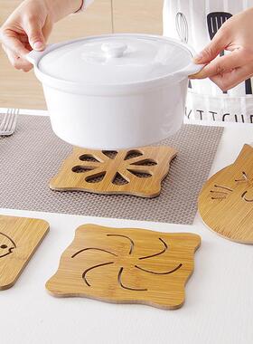 Wholesale large creative and cute wooden cartoon heat-insula