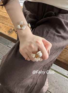 度假风小众设计花朵手链高级感百搭优雅小花戒指简约个性日韩手镯
