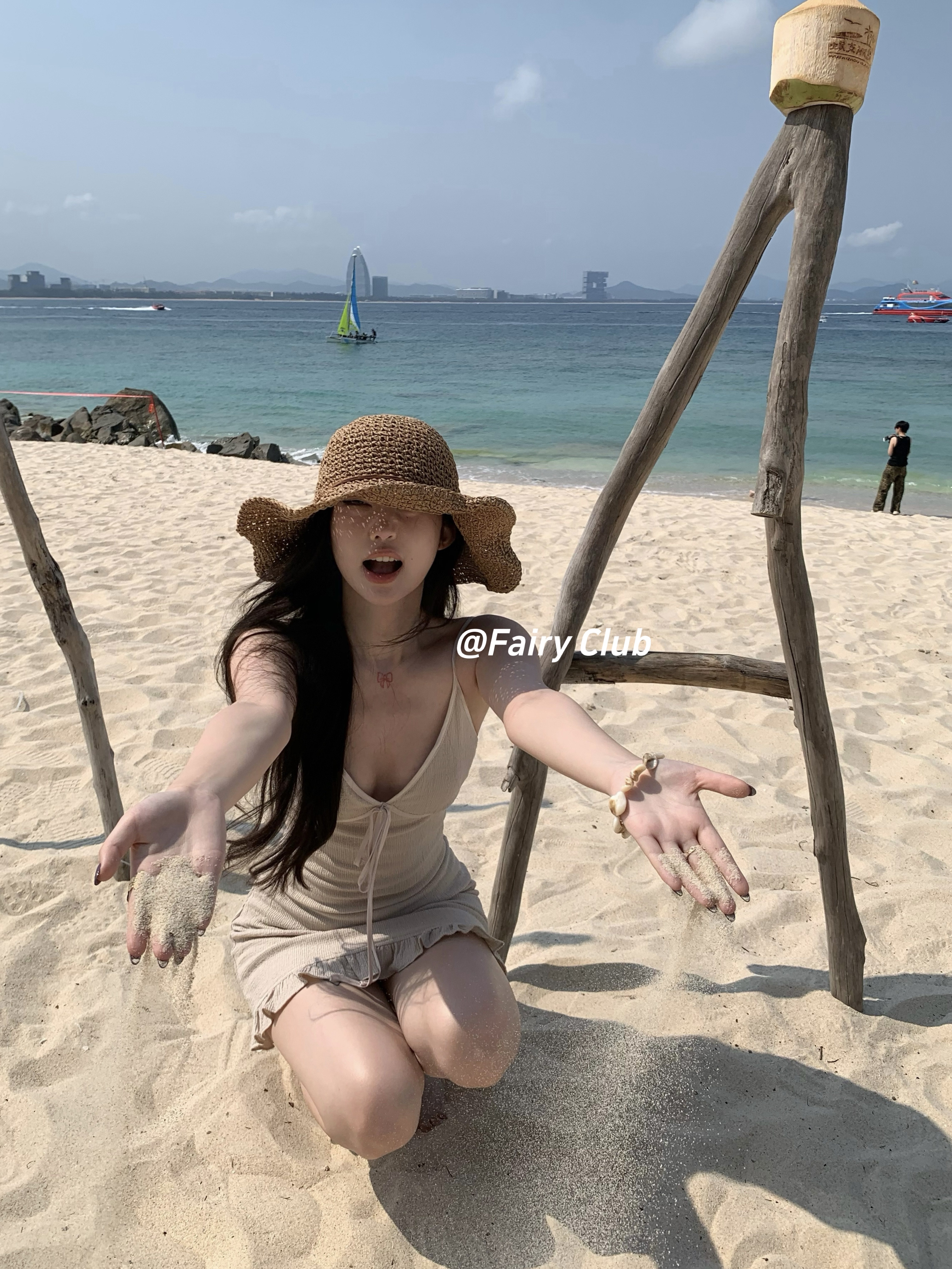 手工编织沙滩草帽海边度假夏季三亚日系文艺可折叠镂空大帽檐盆帽