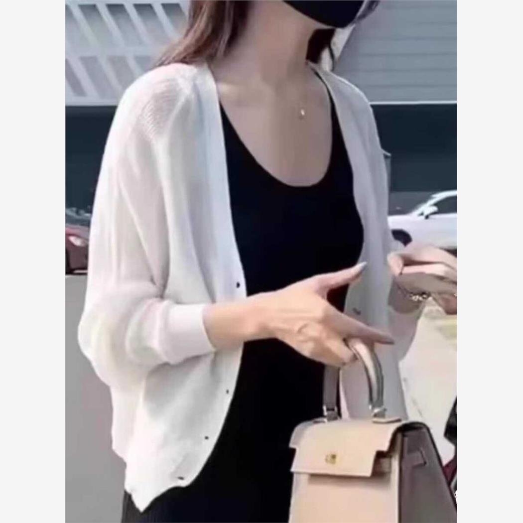 大码夏季薄款防晒冰丝针织开衫外套女胖mm配裙子外搭披肩罩衫上衣