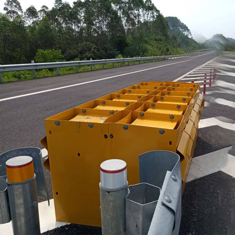 可导向防撞垫高速公路匝道岔口隧道防撞级路口减震缓冲应急护栏