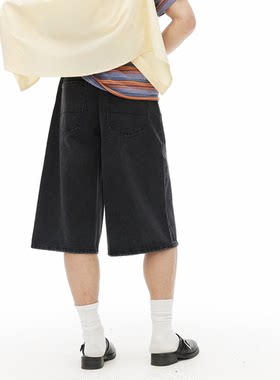 Laid back loom * 16 Classic Jeans 七分水洗黑牛仔短裤