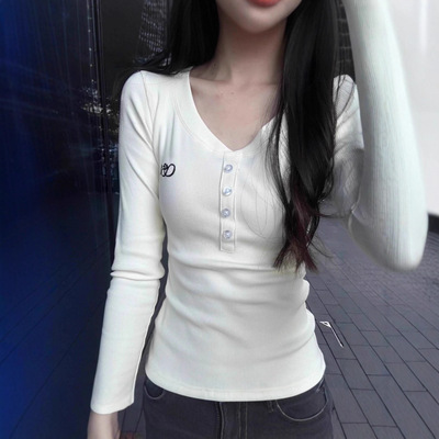 美式辣妹设计感小众V领长袖T恤女秋季修身显瘦内搭短款打底衫上衣