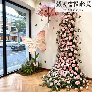 仿真玫瑰花瀑布装饰雨伞造型装置店铺橱窗美陈造景网红打卡布置