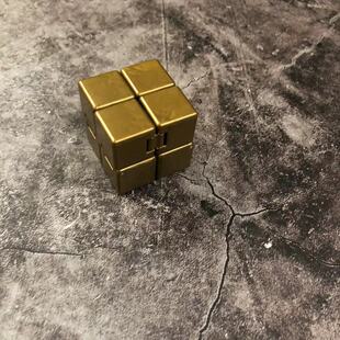 萤火突击周边暗区突围金魔方