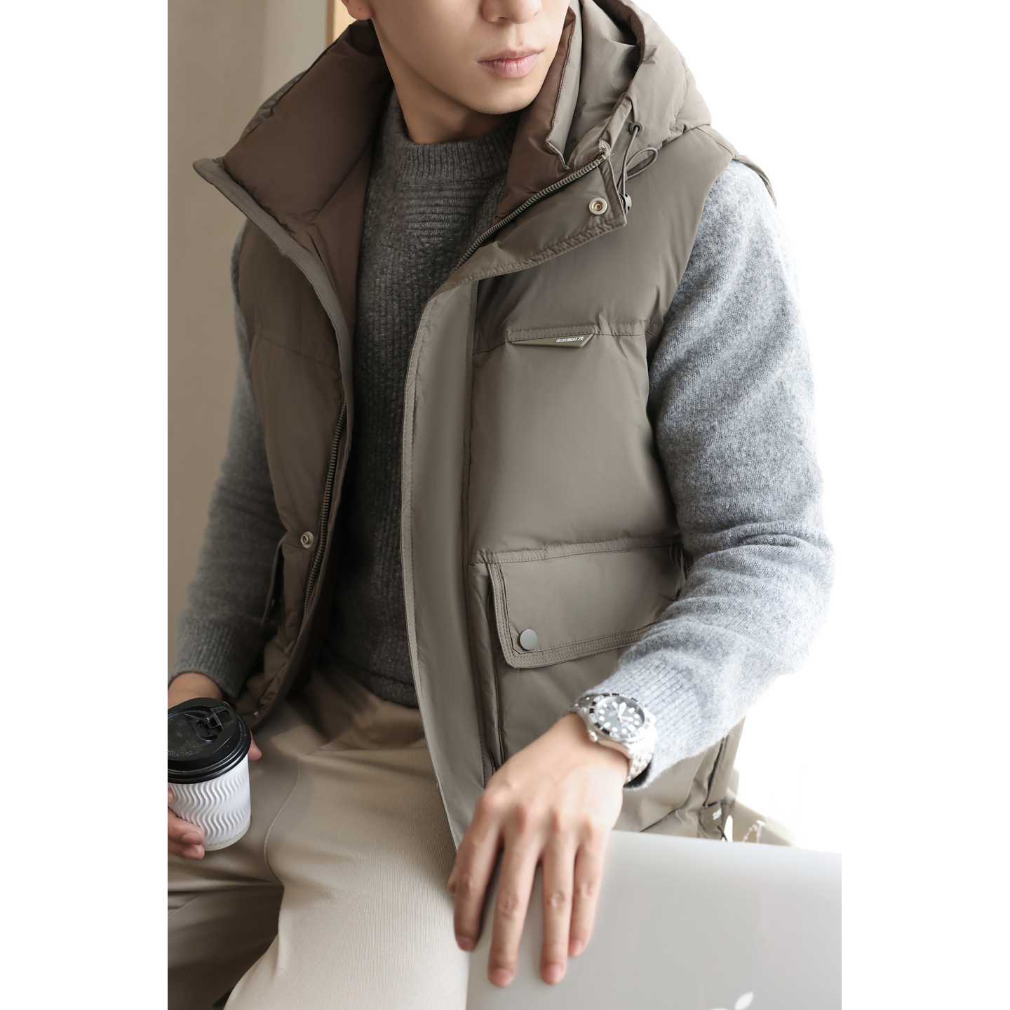 鸭绒羽绒服男款纯色潮牌连帽马甲