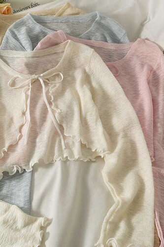 Simple and versatile cardigan with solid lace纯色系带开衫女