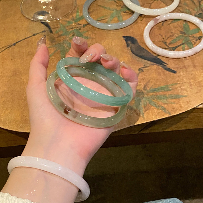 温婉素雅~国风玉手镯女款手环叮当镯子素圈手镯轻奢小众精致饰品