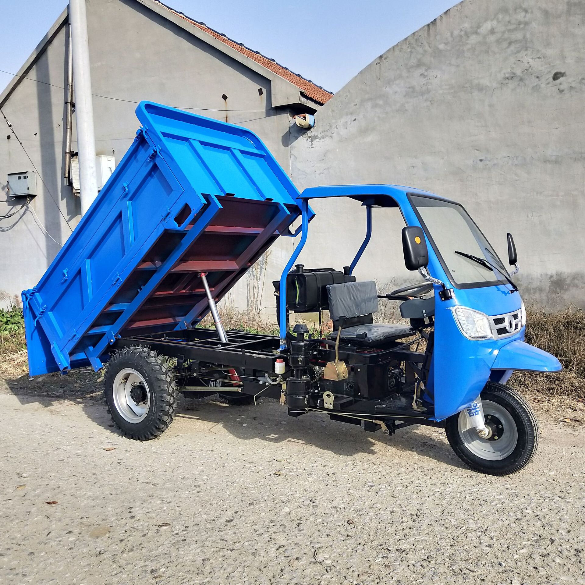 柴油三轮车农用工程工地爬山爬坡载重五征时风三轮自卸运输翻斗车