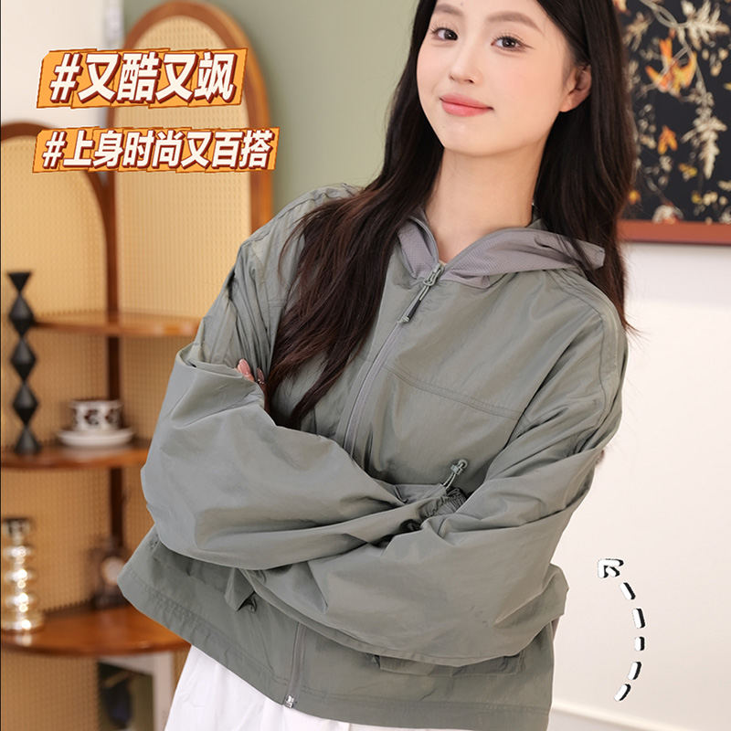 斯凯奇2025年夏季女士运动休闲短款连帽外套户外运动休闲防晒设计