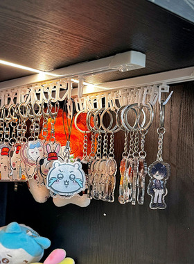 钥匙扣收纳展示架滑轨挂墙上吃谷人好物周边亚克力挂件公仔收纳架