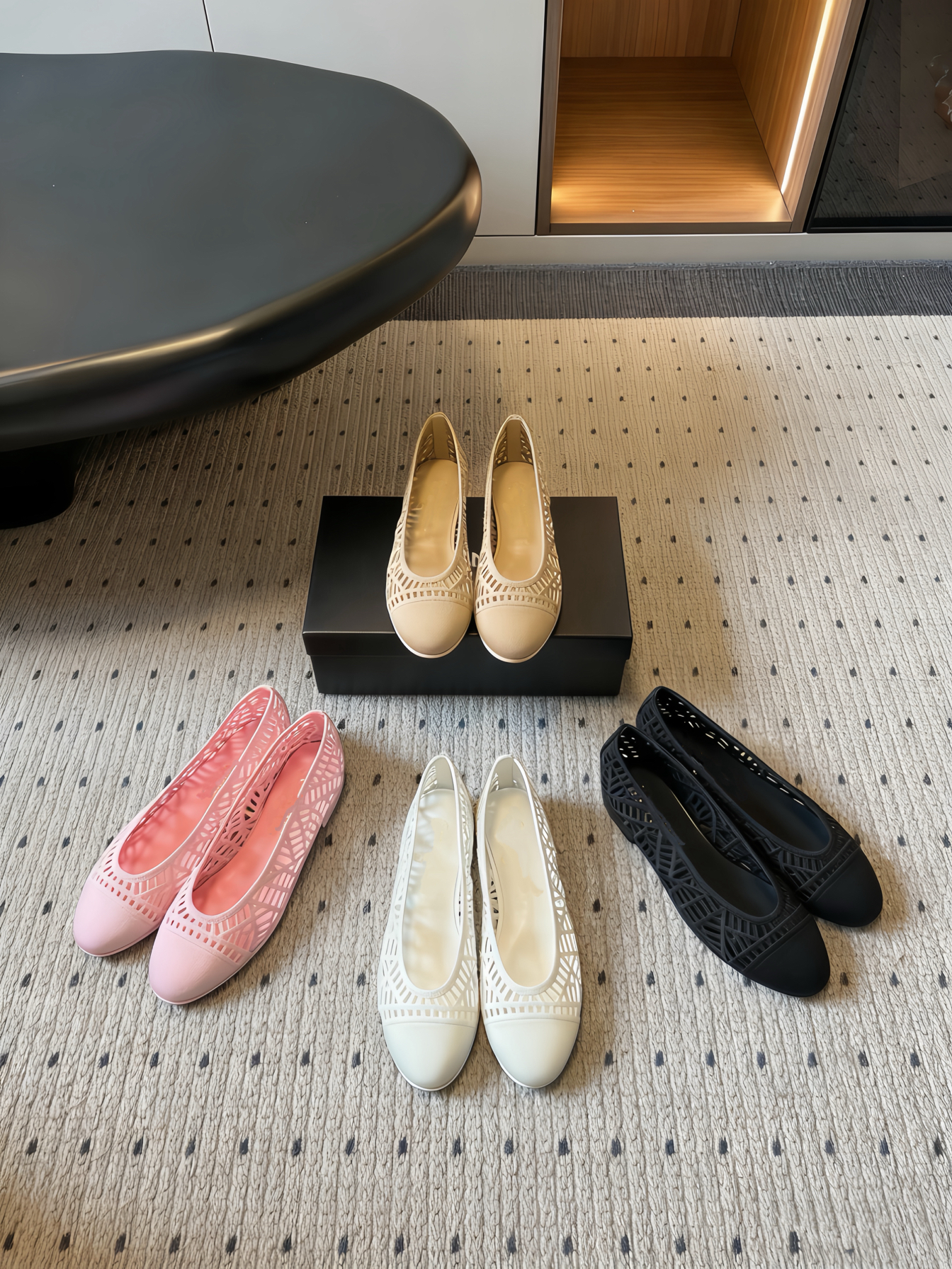 2025新款 镂空编织平底鞋女浅口圆头软底小香风百搭通勤懒人单鞋