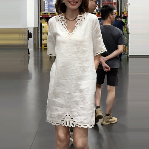 法式宽松镂空白色短袖V领连衣裙