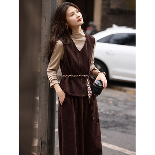 苏醒的乐园知性风三件套秋冬针织套头衫配腰带马甲阔腿长裤套装