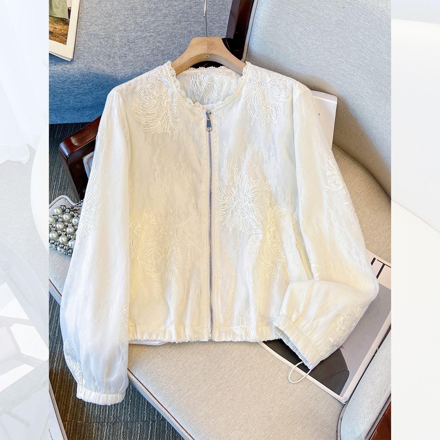巨好看轻薄款防晒棒球服外套女图片