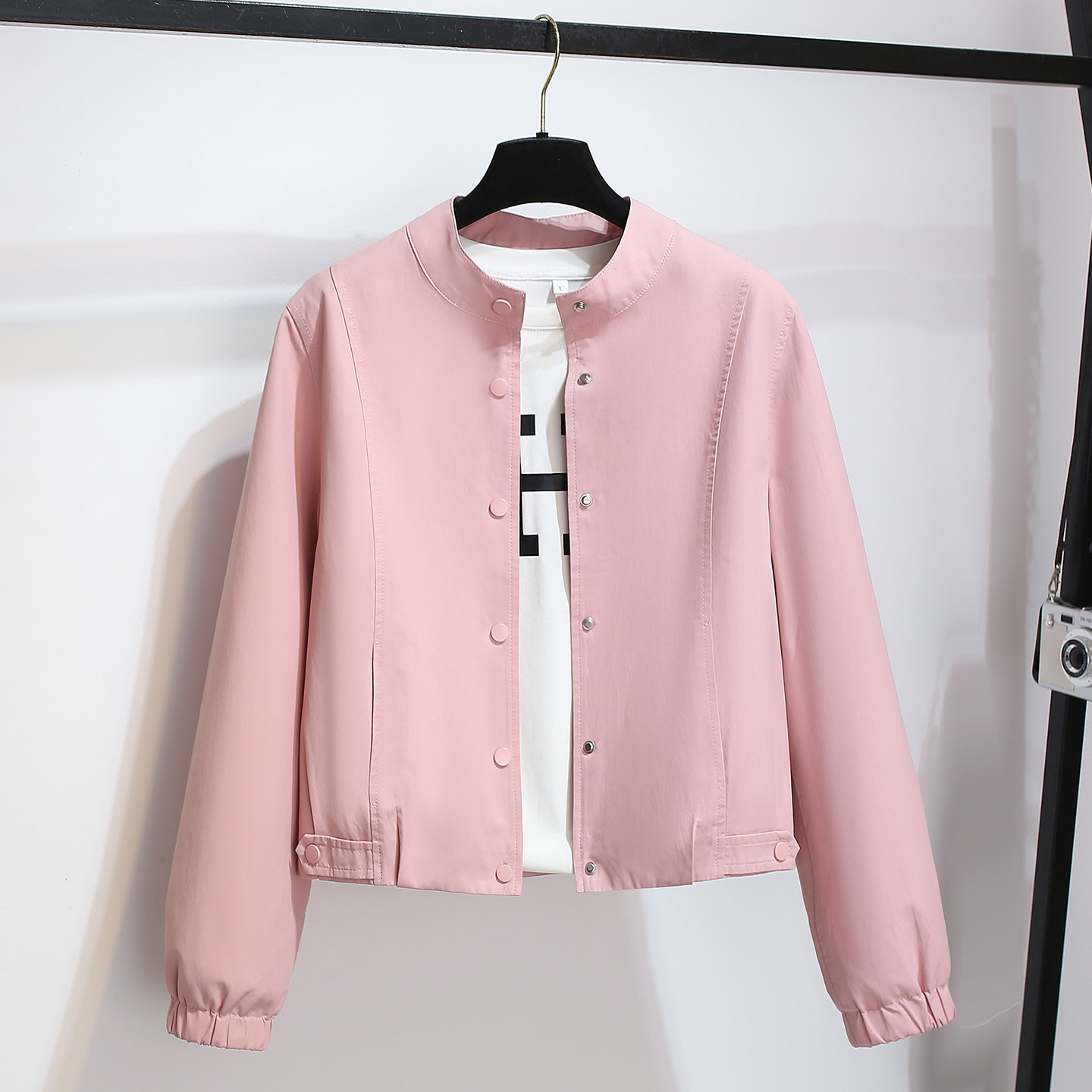 百搭粉色小立领正肩棒球服外套女图片