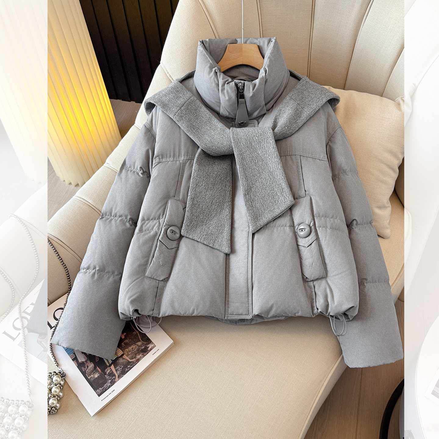 灰色连帽巨好看的冬装羽绒服外套