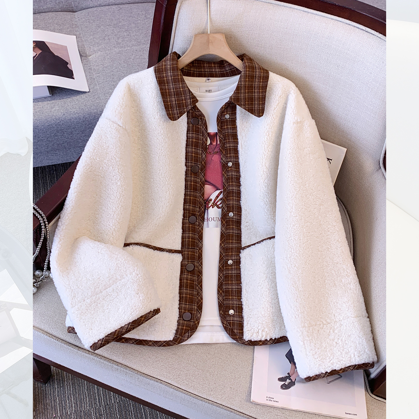 爆款白色羊羔绒皮毛一体外套女