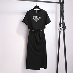 黑色短袖T恤露腰开叉休闲连衣裙女2026夏新款今年流行两件套装裙