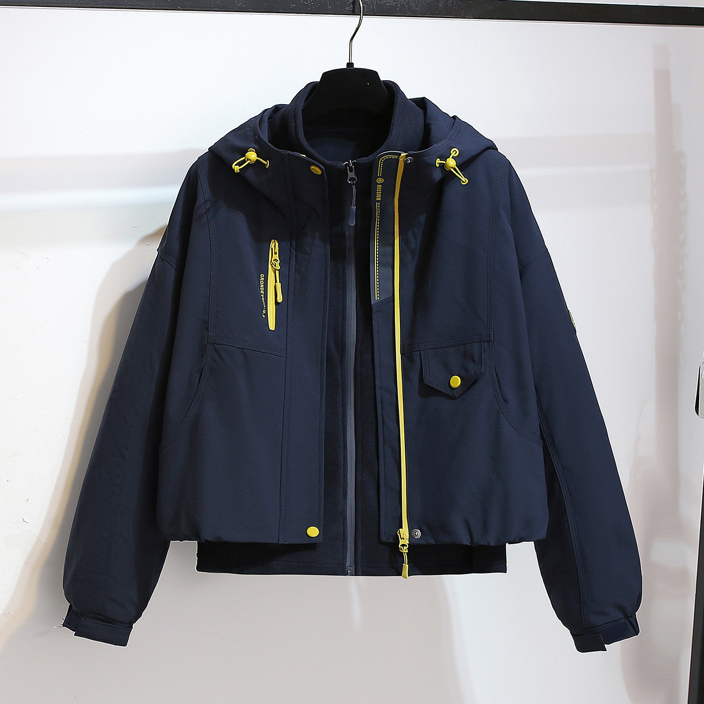 藏青蓝色短款冲锋外套抓绒衣内胆