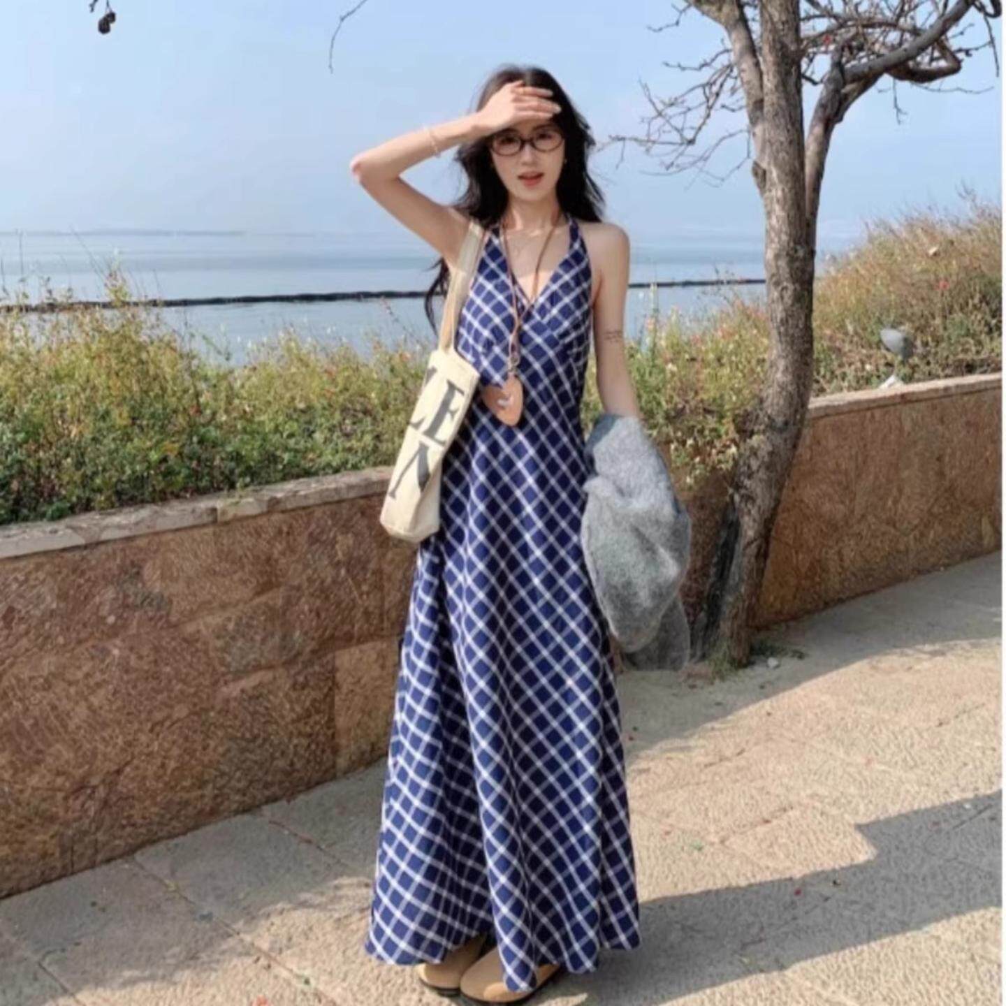蓝色格子挂脖收腰露背V领长款女