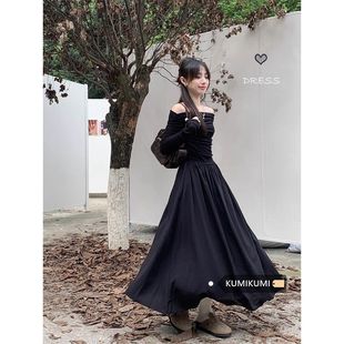 法式一字肩白色针织长袖连衣裙女秋季高级感收腰内搭露肩打底长裙