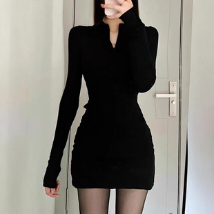 秋冬季黑色连衣裙女包臀裙内搭紧身御姐修身性感套装纯欲短款裙