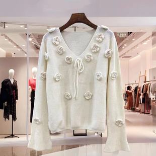 口轻奢洋气羊绒毛衣冬装 飘带V领重工立体订花朵喇叭袖 9669 295