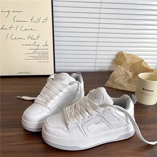 女童小白鞋初中生2026新款春季大童女鞋板鞋学生女款青少年休闲鞋