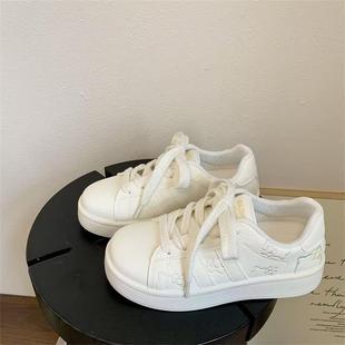 女童板鞋初中生白色休闲鞋2026新款春季平底学生鞋子皮面女款韩版