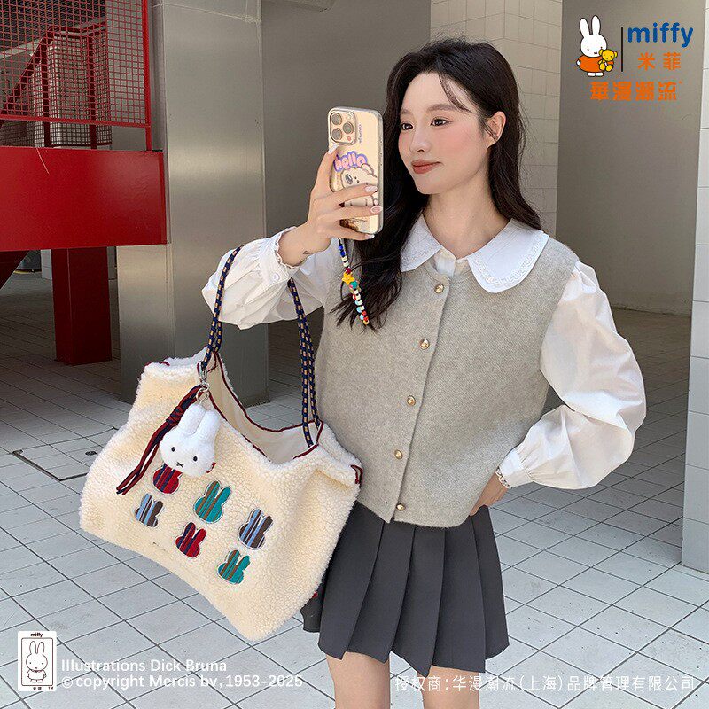 秋冬新款可爱学院风百搭单肩包女