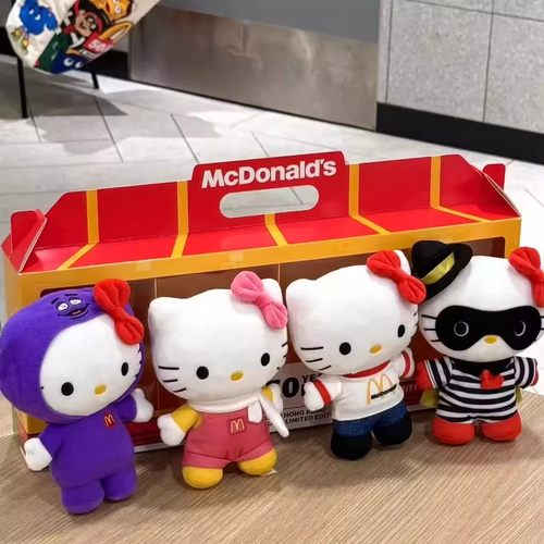 HelloKitty50周年联名凯蒂猫娃娃