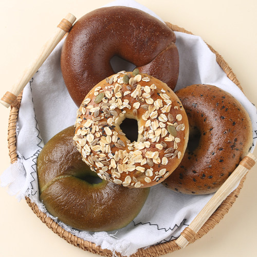 杂粮贝果面包早悦现做现发