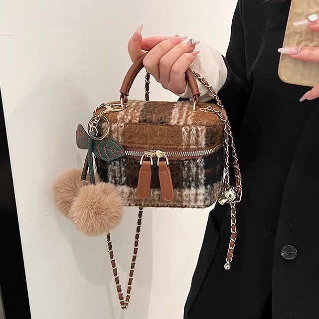 小香风毛绒绒手提包包女士2025新款潮高级感复古小方包百搭斜挎包,箱包皮具/热销女包/男包,水桶包,淘宝优惠券,粉丝福利购,淘宝优惠卷