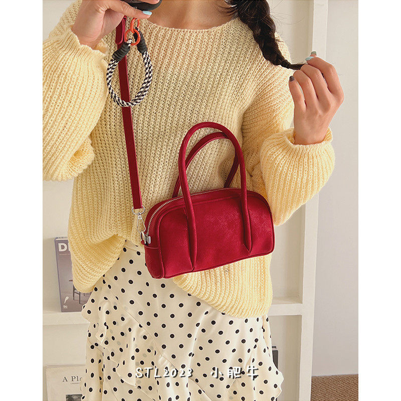 复古麂皮绒保龄球包包女2026新款潮时尚百搭ins斜挎包红色小方包,箱包皮具/热销女包/男包,通用款女包,淘宝优惠券,粉丝福利购,淘宝优惠卷