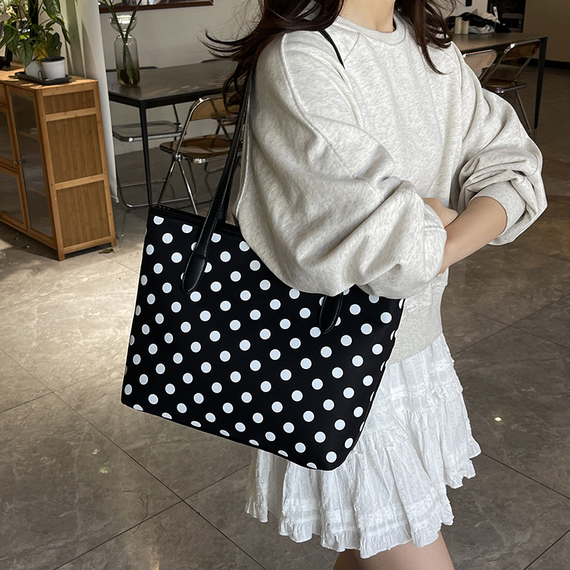 欧美波点托特包包女2026新款潮百搭单肩包休闲大容量女生购物袋包