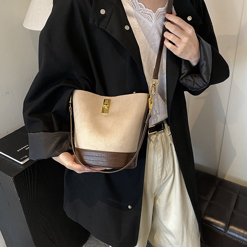 韩国女士包包水桶包女2024新款高级感礼物手提小包百搭单肩斜挎包,箱包皮具/热销女包/男包,水桶包,淘宝优惠券,粉丝福利购,淘宝优惠卷