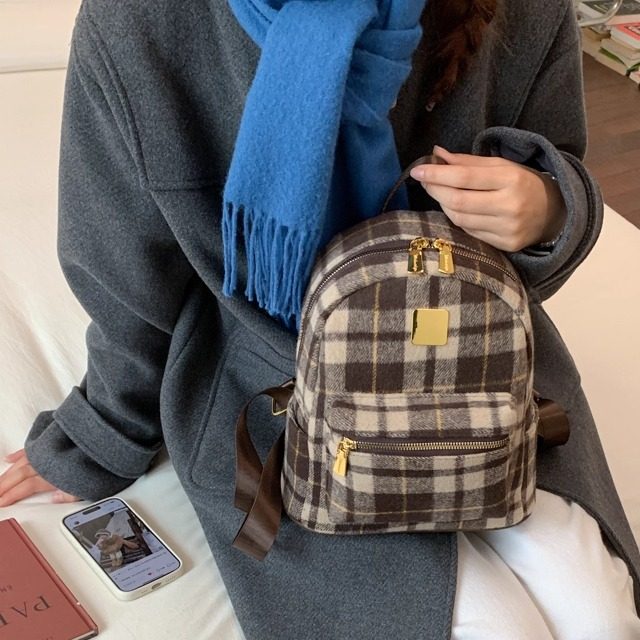 小众设计百搭高级感学院风小背包图片