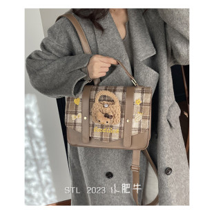 英伦复古卡通小熊格纹剑桥双肩包包女小众百搭大容量可爱女生书包